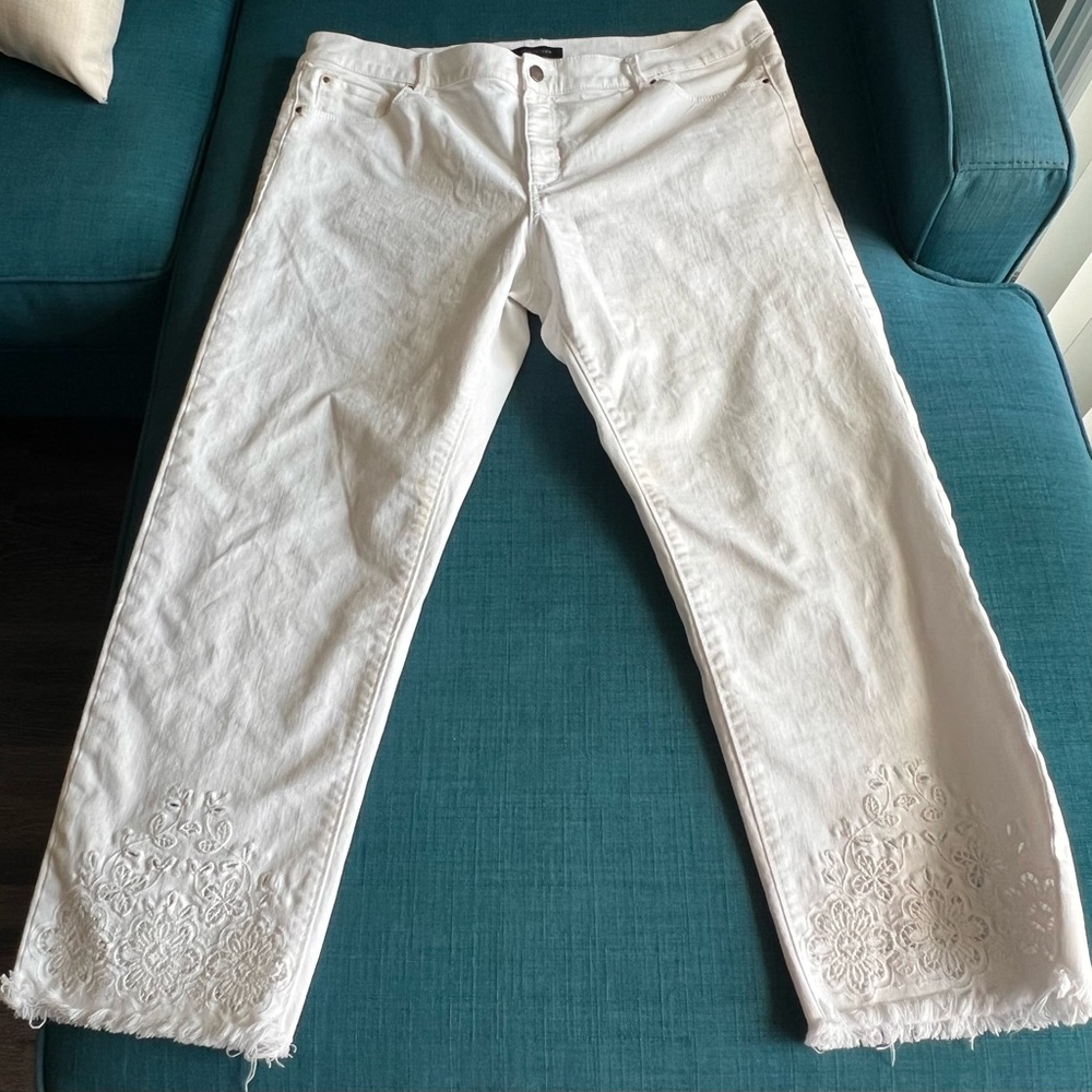 Ann Taylor White Straight Crop Denim with Floral Embroidery